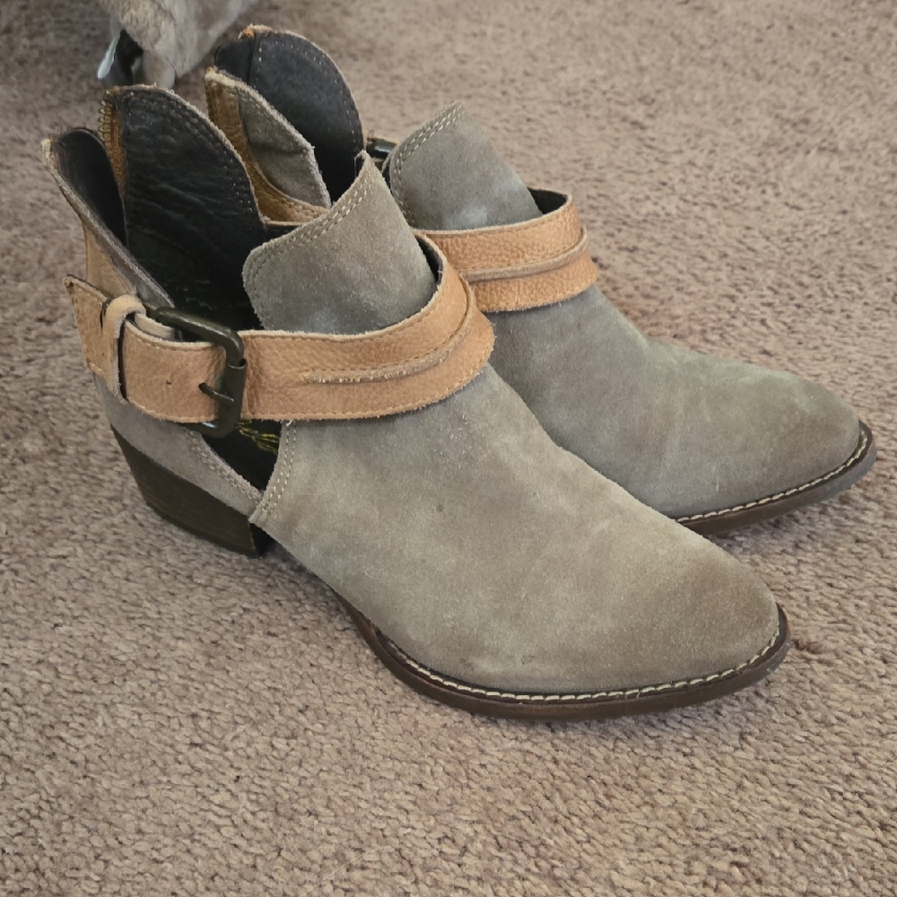 Rebels Tan and Gray Ankle Booties